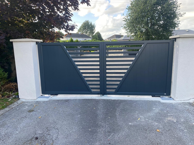 <h2>Carrauntoohill</h2>